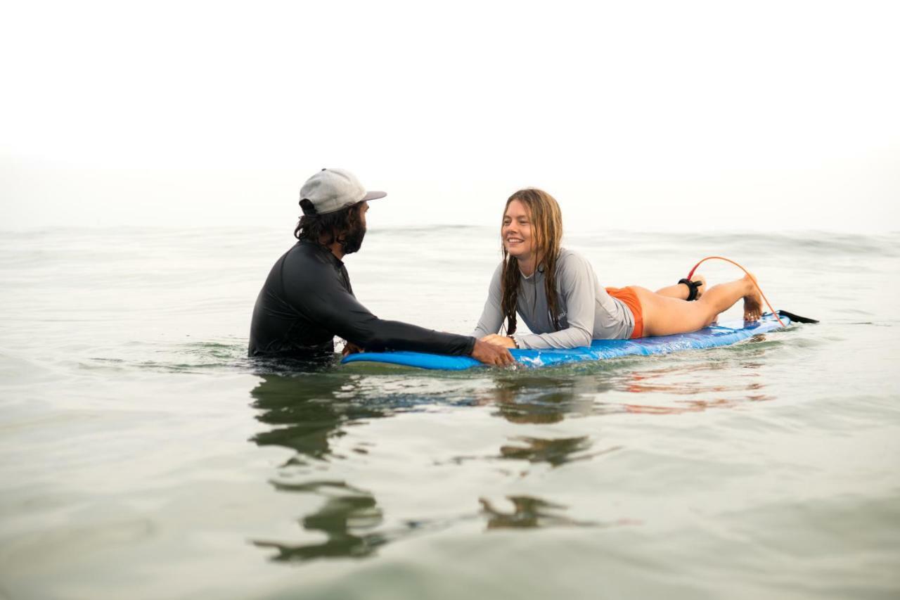 Layback Boutique Surf & Yoga Camp Sri Lanka Albergue Weligama Exterior foto