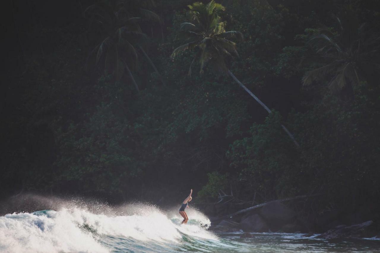 Layback Boutique Surf & Yoga Camp Sri Lanka Albergue Weligama Exterior foto