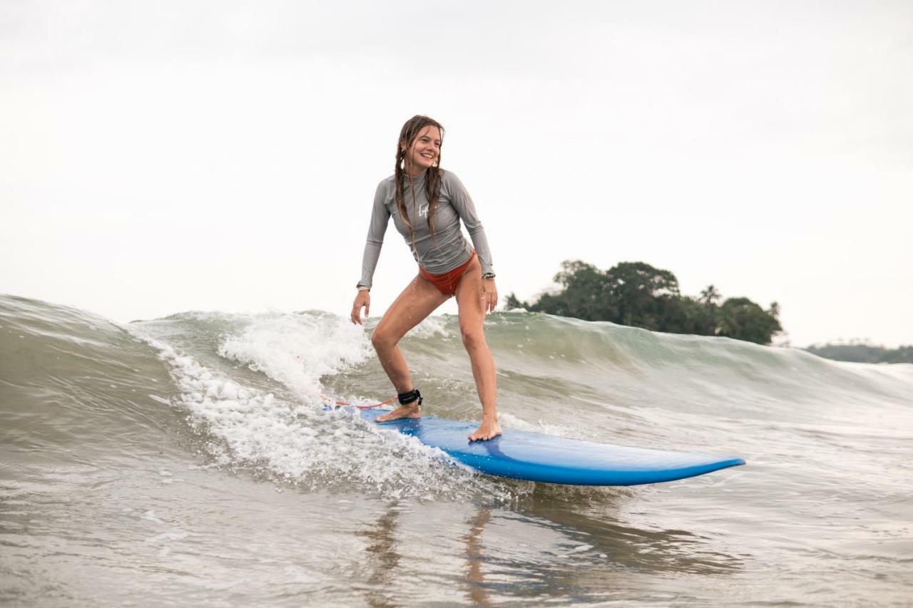 Layback Boutique Surf & Yoga Camp Sri Lanka Albergue Weligama Exterior foto
