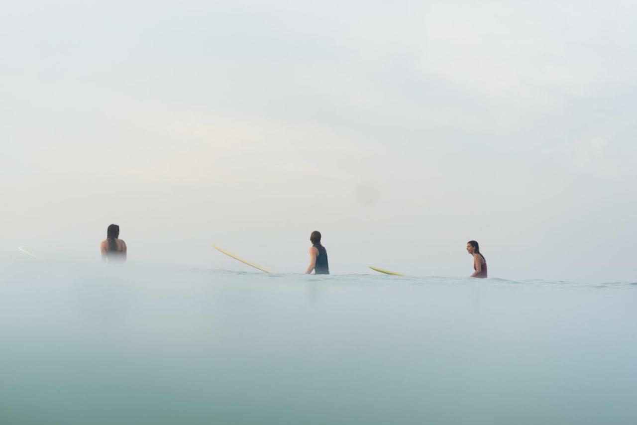 Layback Boutique Surf & Yoga Camp Sri Lanka Albergue Weligama Exterior foto